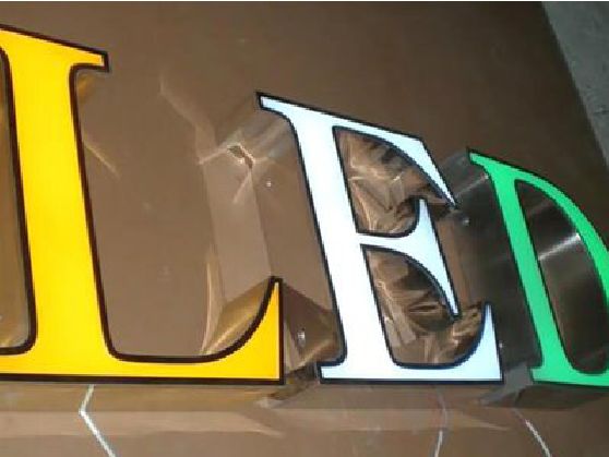 崇左介绍LED招牌的基础知识。