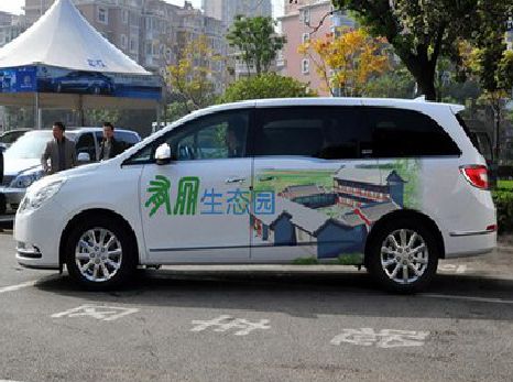 崇左户外车贴喷绘如何保持效果?